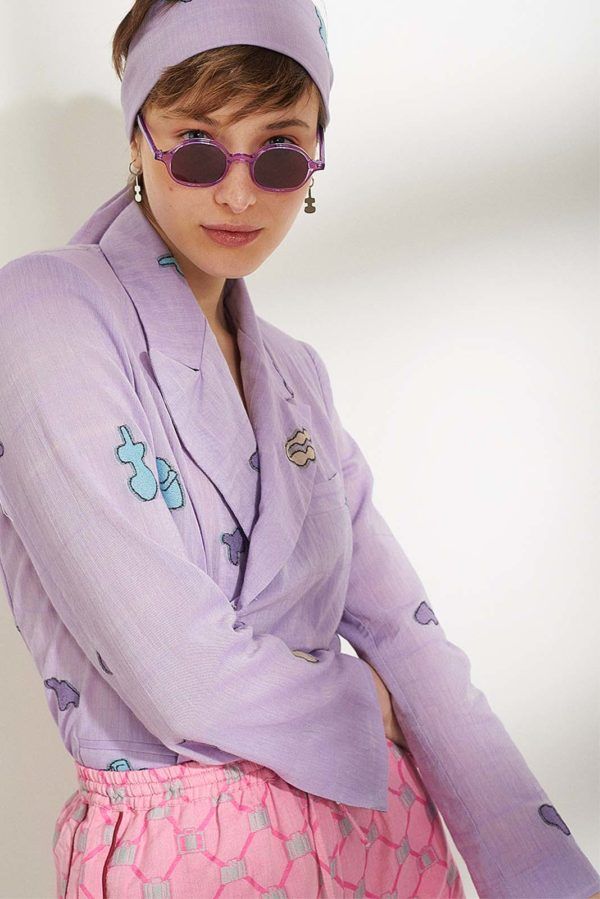purple sunglasses outfit