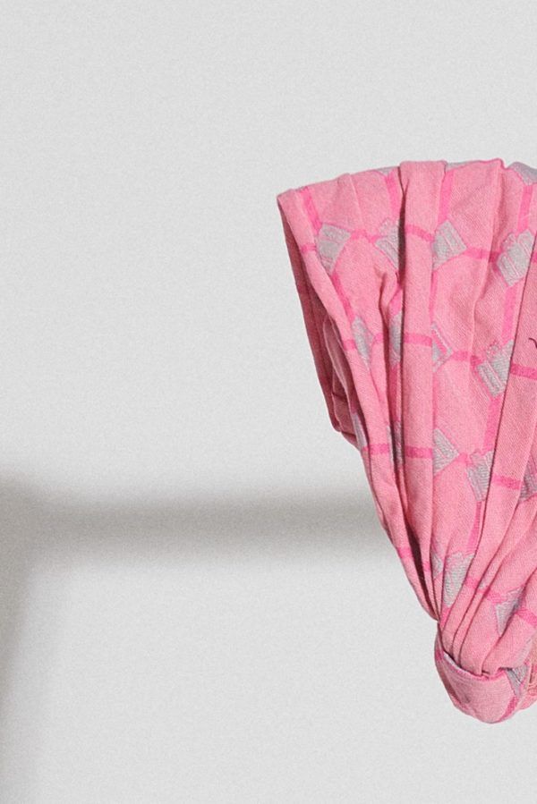 turban pink chequered detail