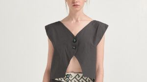 cropped top made of gabardine cotton anthracite front