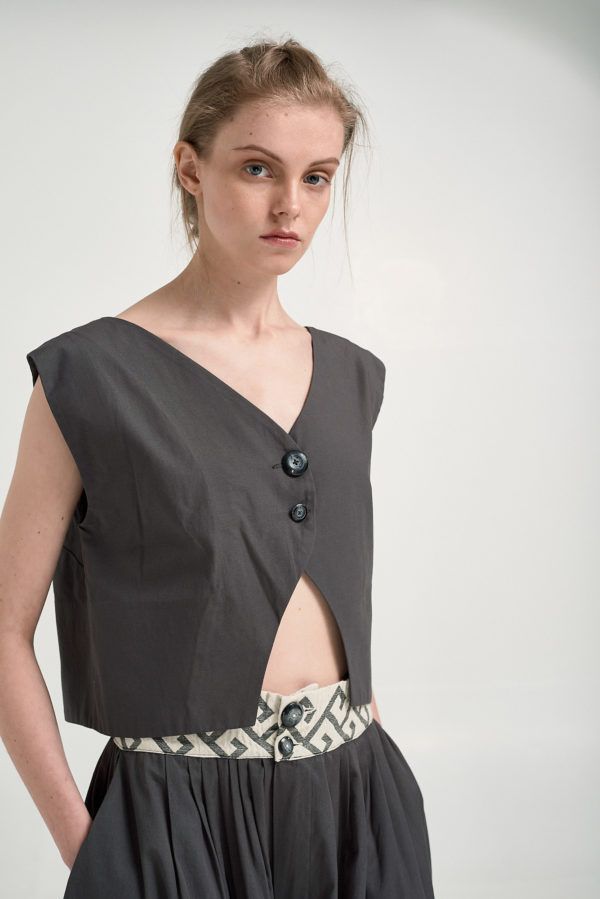 cropped top made of gabardine cotton anthracite side