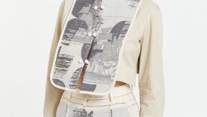 cropped shape shirt with front apron made of woven on the loom c