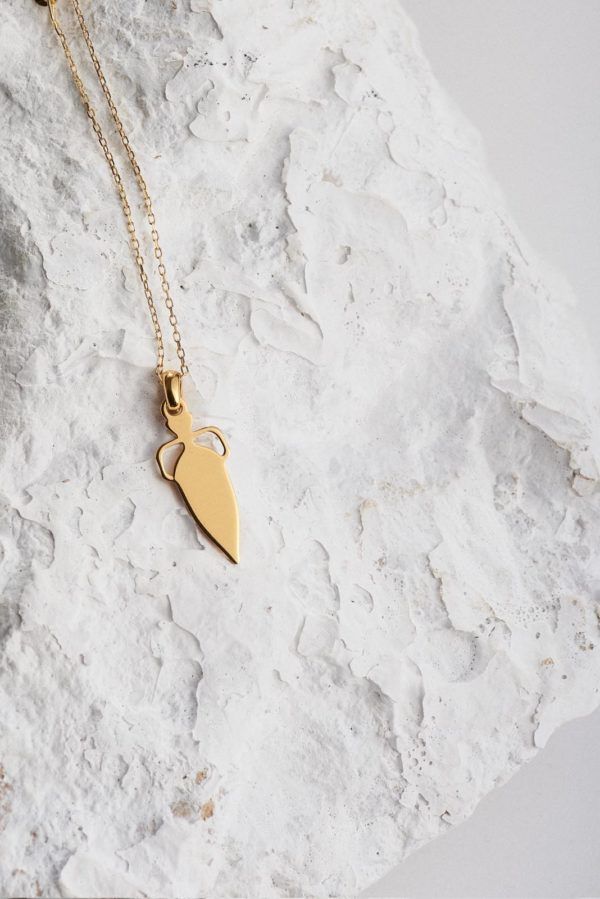 Gold plated amphora necklace close up