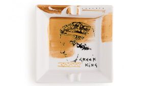 Large porcelain ashtray King