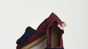 Bordeaux espadrilles with blue tassels and metal coins