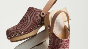 Clogs with wooven fabric