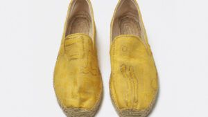Yellow espadrilles with wooven mosaic